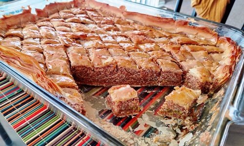 Almonds & pistachio Baqlewa